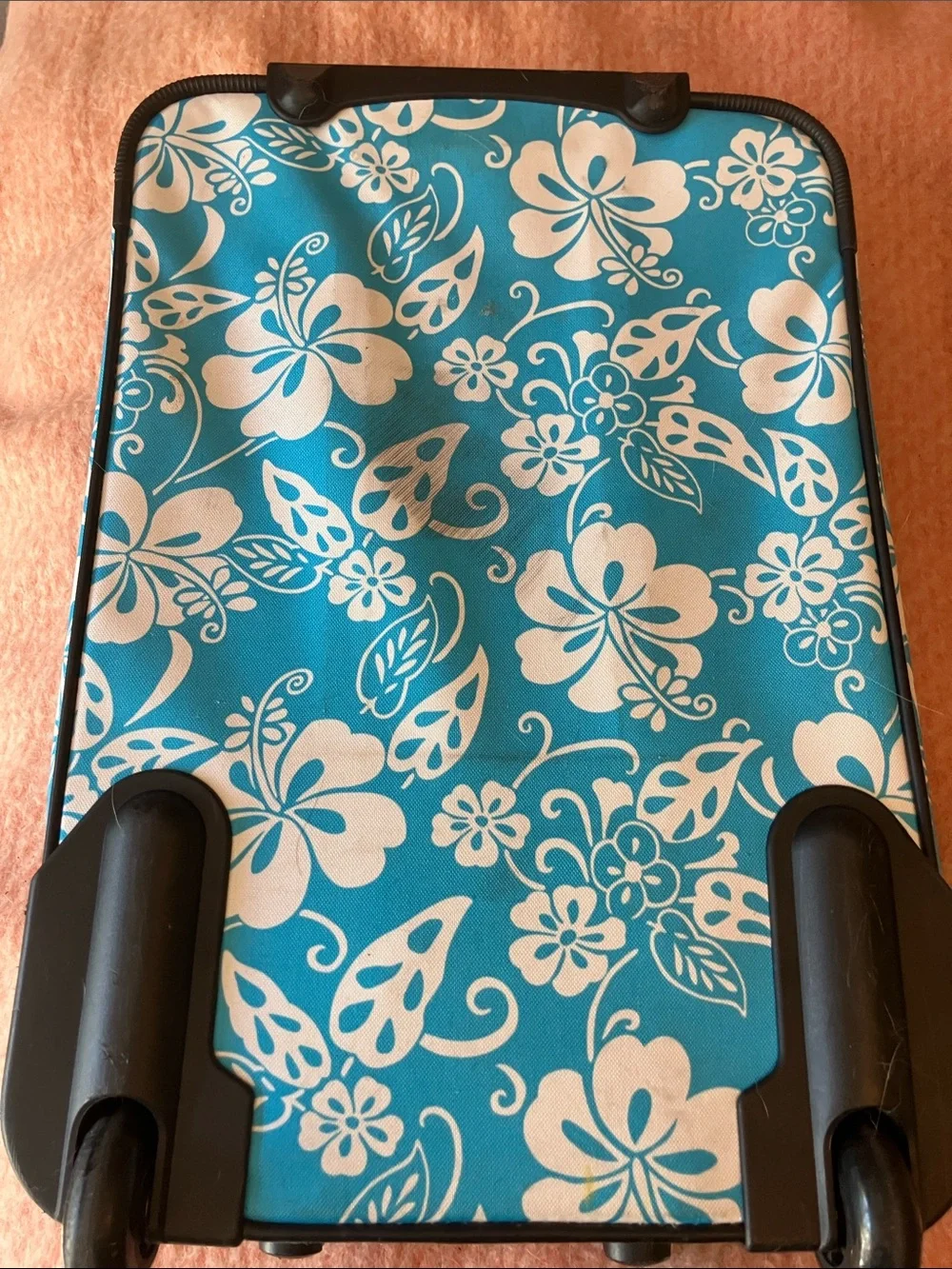 American Tourister front pocket